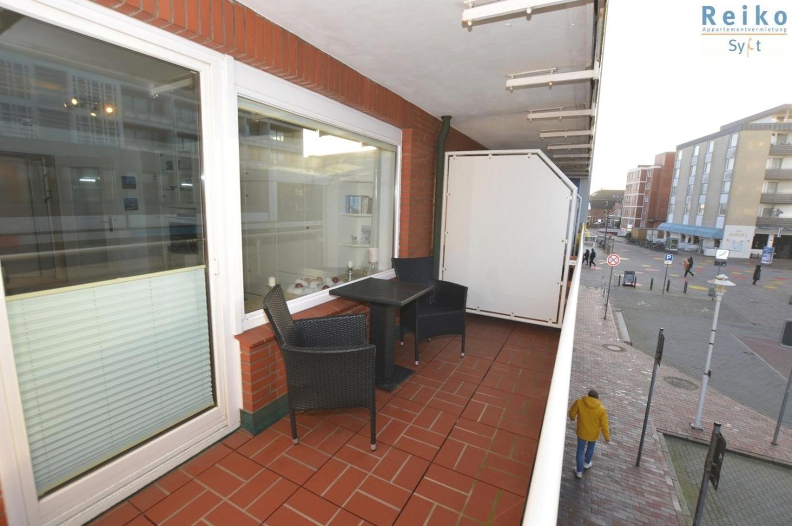 5-7, Moewe Apartment